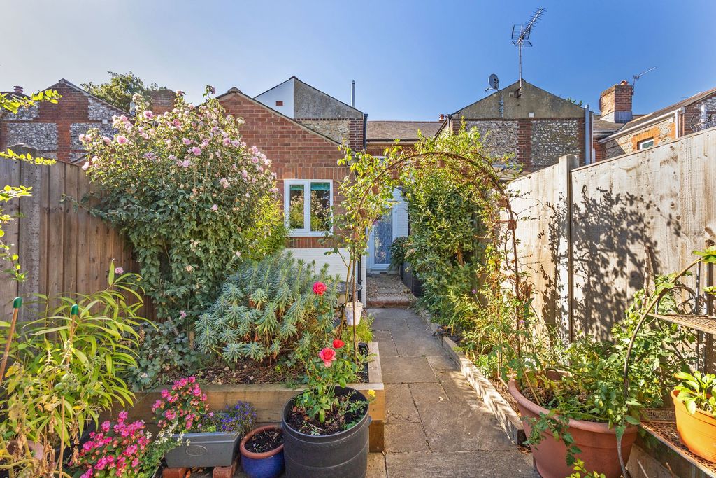 Property photo 2 of 12