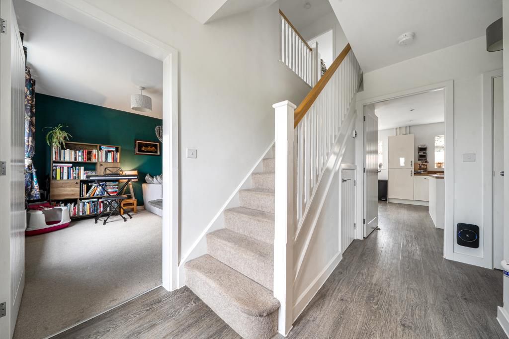 Property photo 3 of 21 Entrance Hall