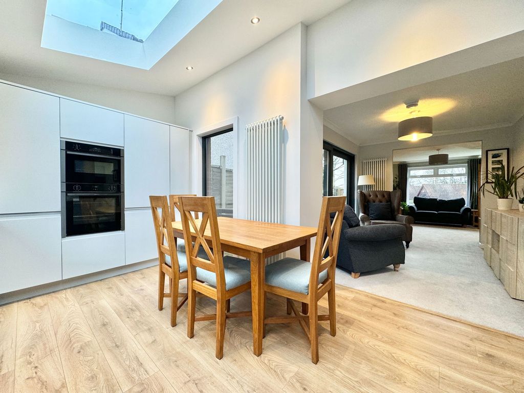 Property photo 3 of 36