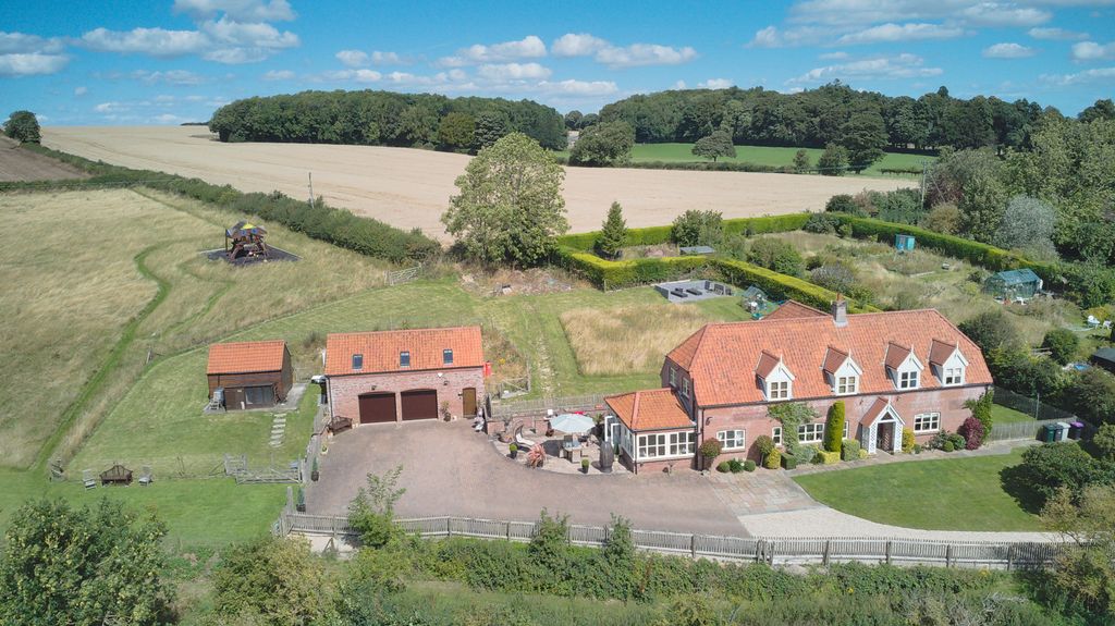 Property photo 1 of 40