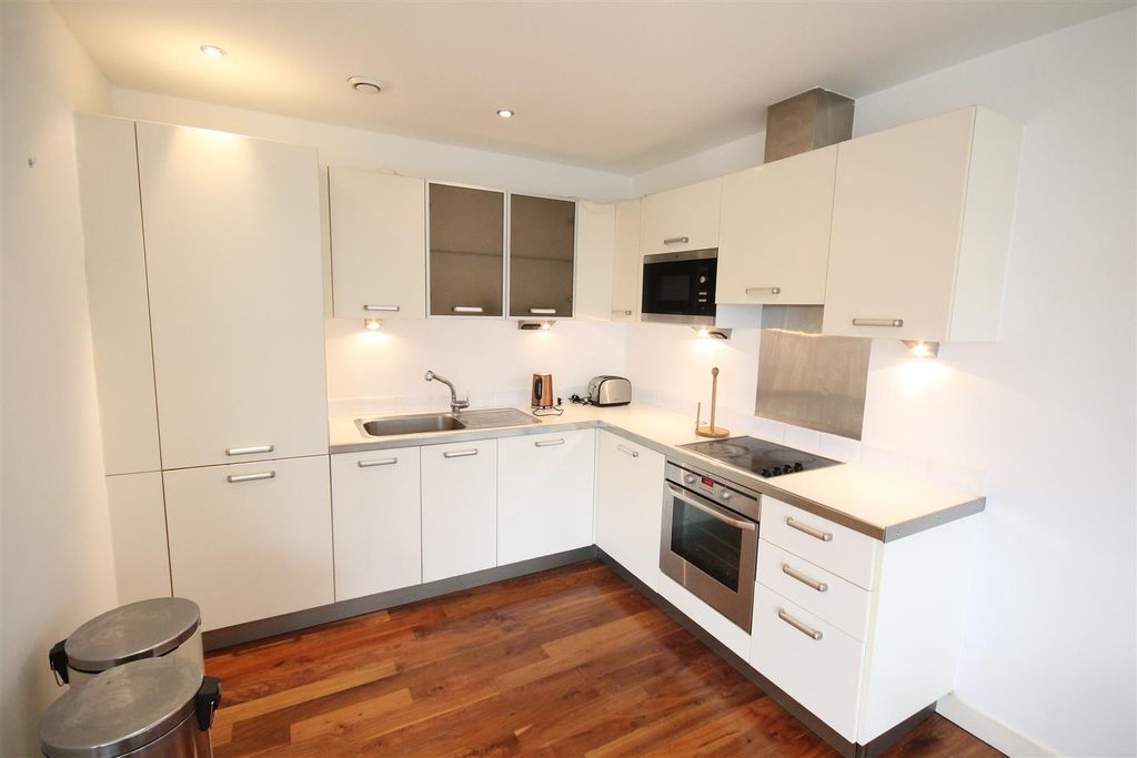 Property photo 2 of 12