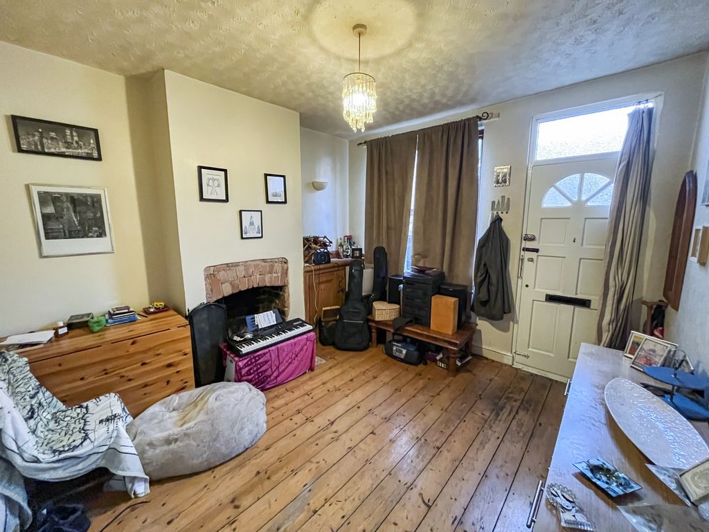 Property photo 3 of 12 Dining Room