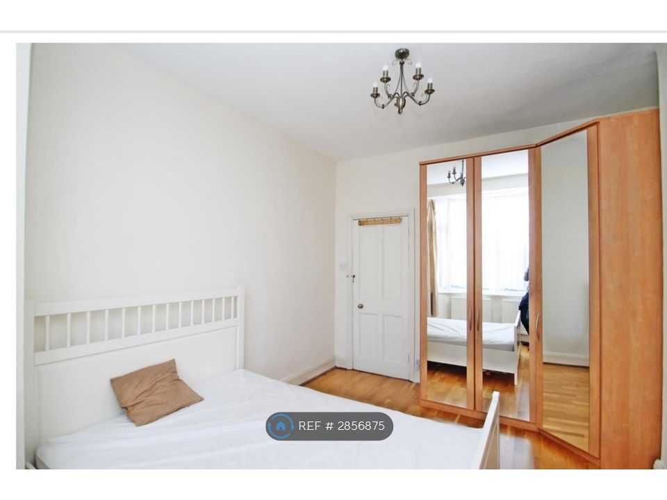 Property photo 3 of 8 Master Bedroom