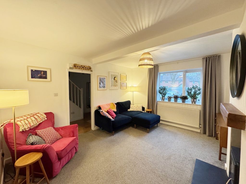 Property photo 2 of 18 Lounge