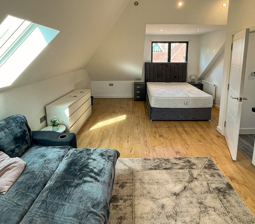 Property photo 1 of 5