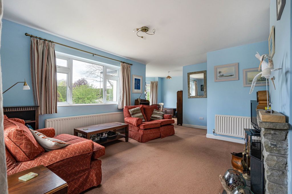 Property photo 2 of 19