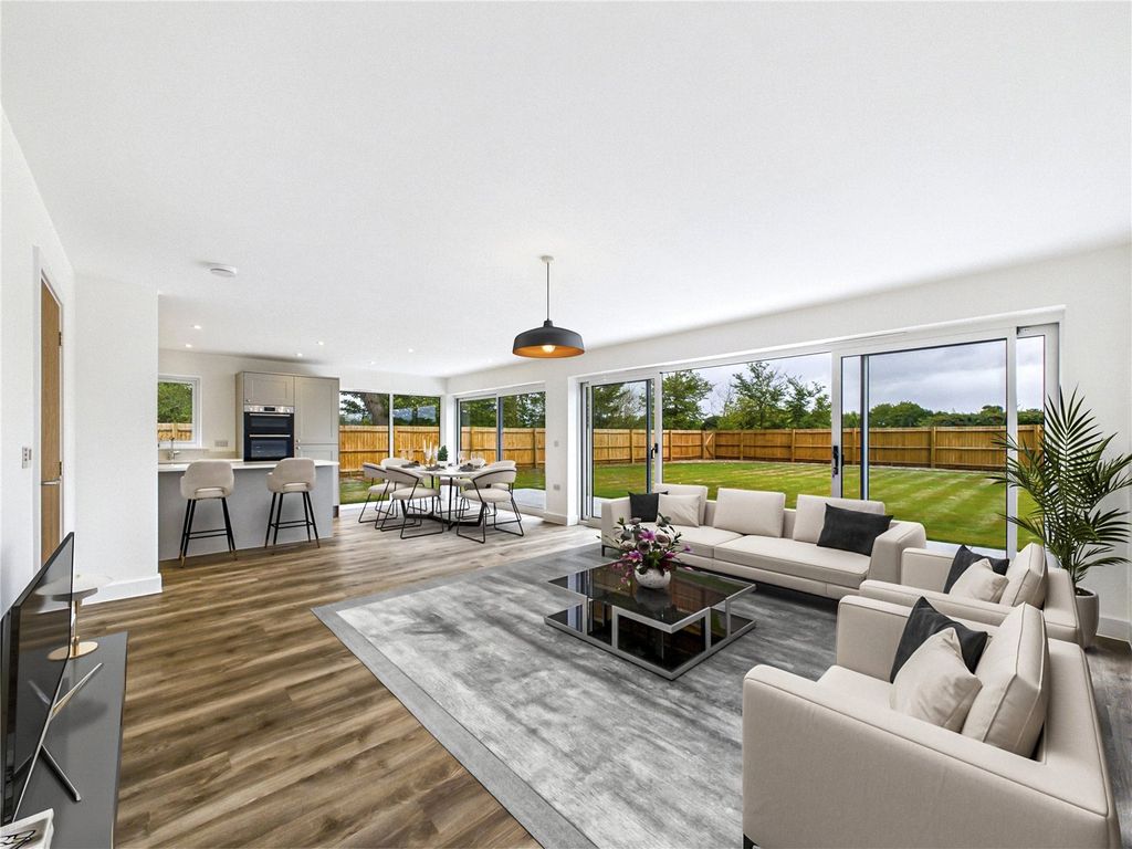 Property photo 3 of 16 Picture No. 18