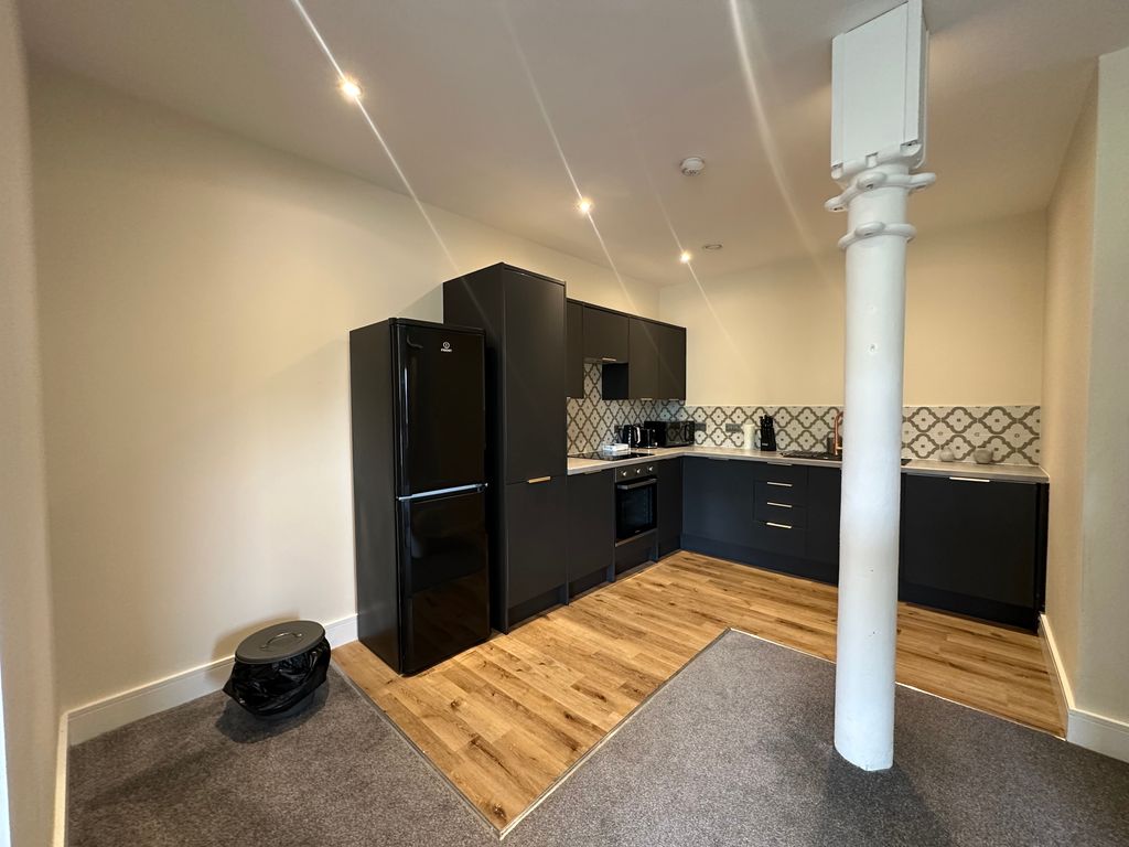 Property photo 3 of 6 Bedroom 1