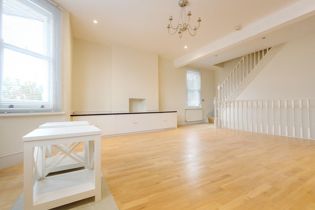 Property photo 1 of 14 Photo 9