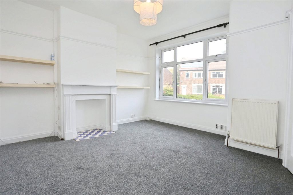 Property photo 2 of 11 Picture No. 15