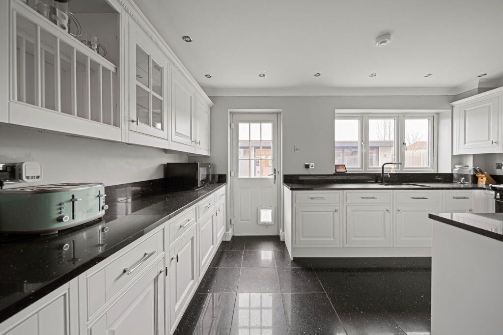 Property photo 3 of 24 Kitchen