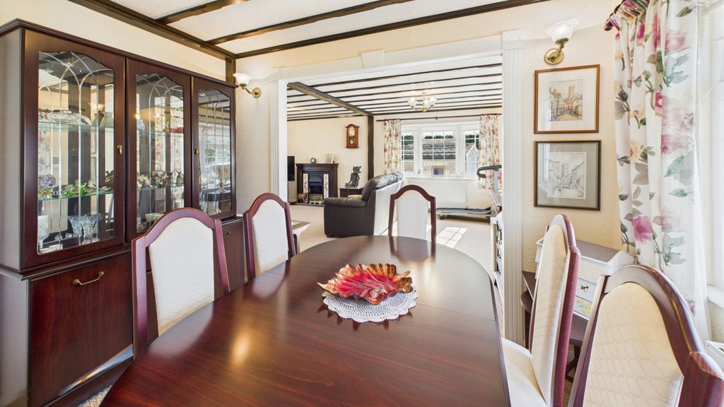 Property photo 3 of 12 Gallery