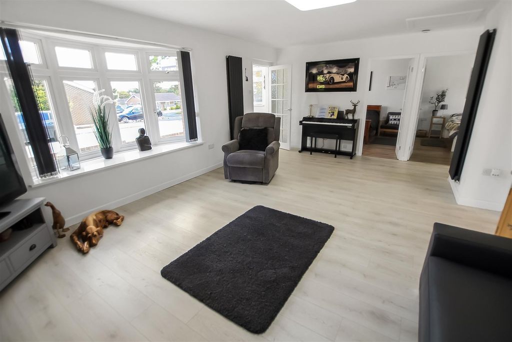 Property photo 3 of 17 Living Room (2).Jpg