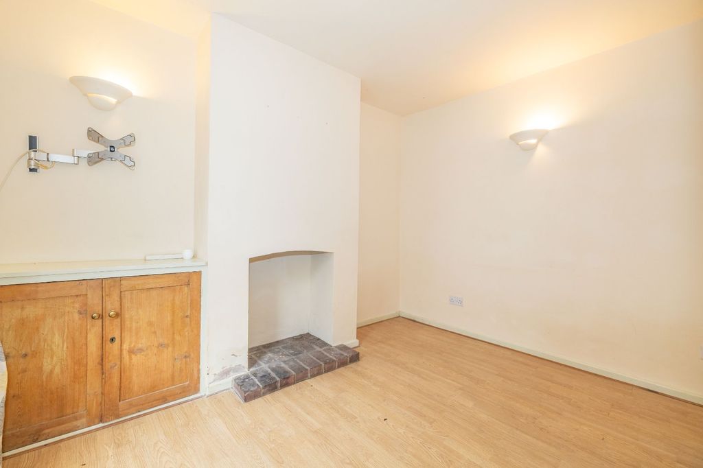 Property photo 3 of 8 Picture 3