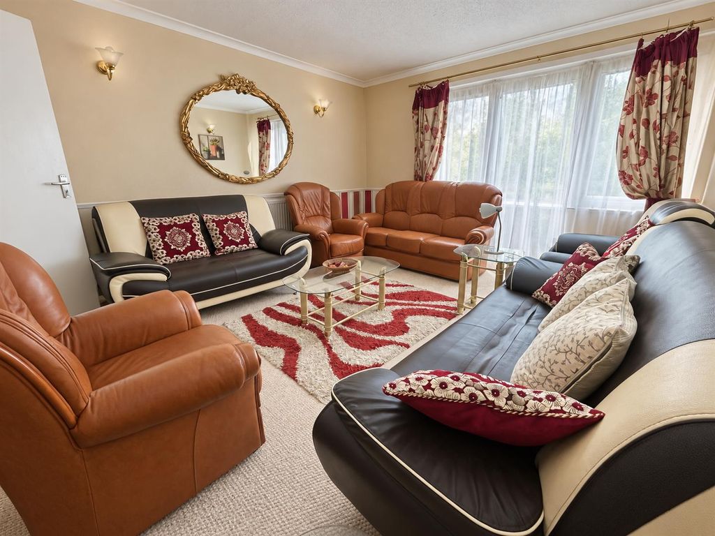 Property photo 2 of 7 Lounge1.Png