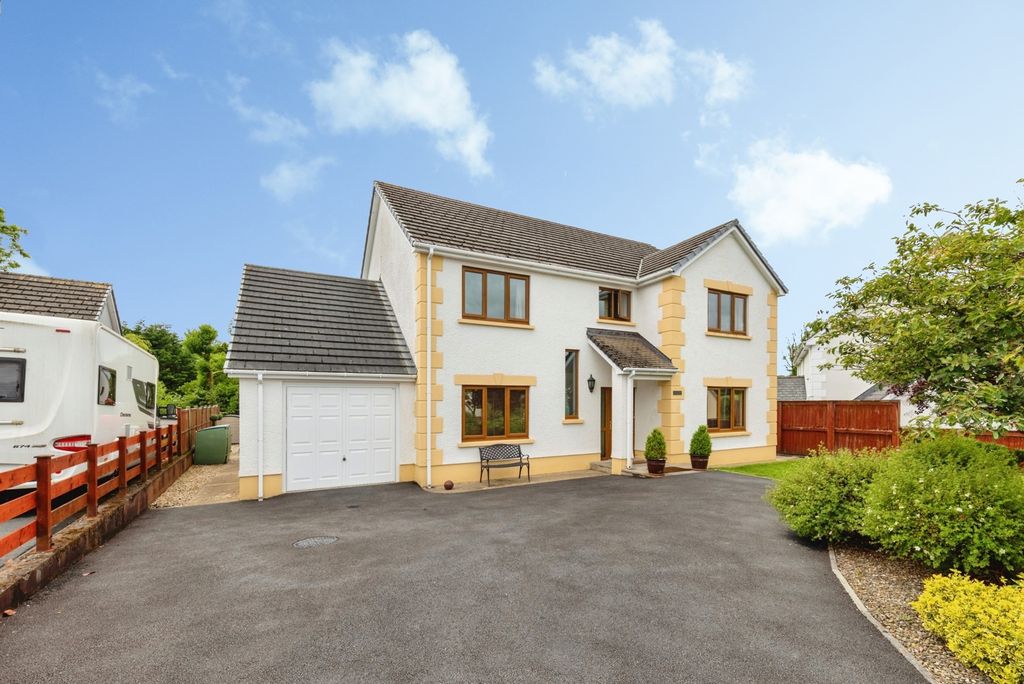 Property photo 1 of 28 Pbox-Img.Jpg