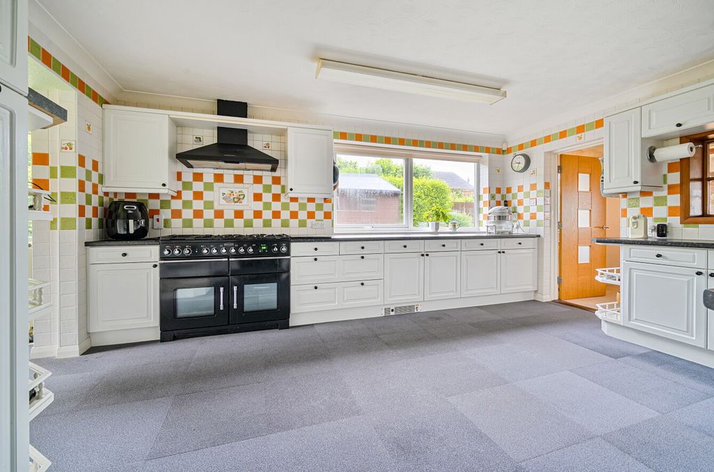 Property photo 2 of 34 1469463-29-6A2053...