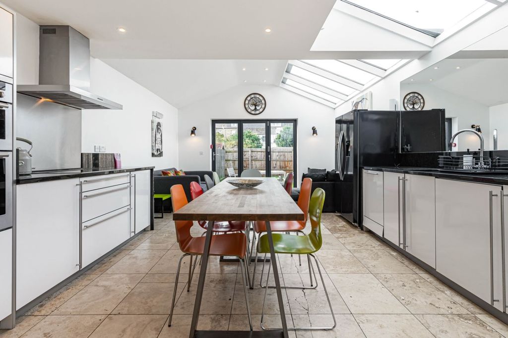 Property photo 2 of 26 Kitchen