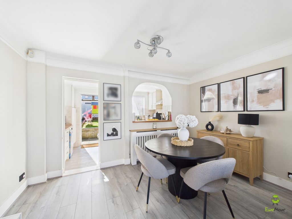 Property photo 3 of 10 Presented By Nicoleta At Ewemove Bexleyheath And D