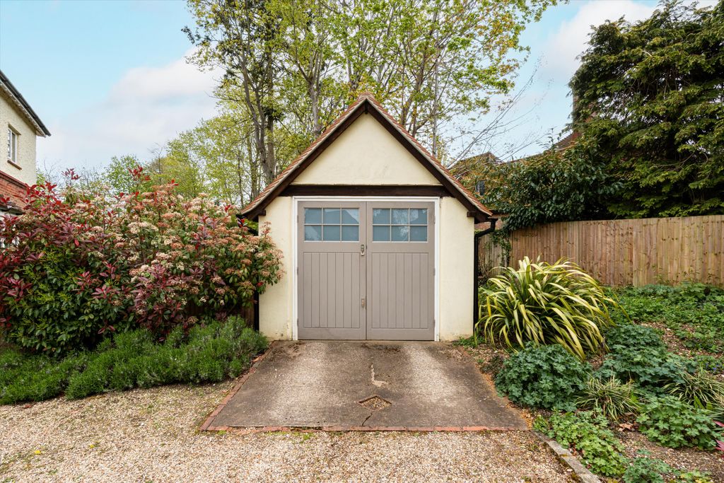 Additional image 4 of 3 bed flat for saleAldersey Road, Guildford, Surrey GU1