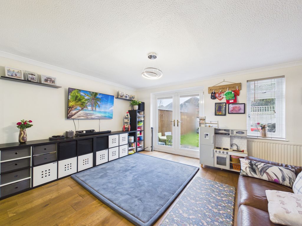 Property photo 2 of 12 Cam01354G0-Pr0678-Still005