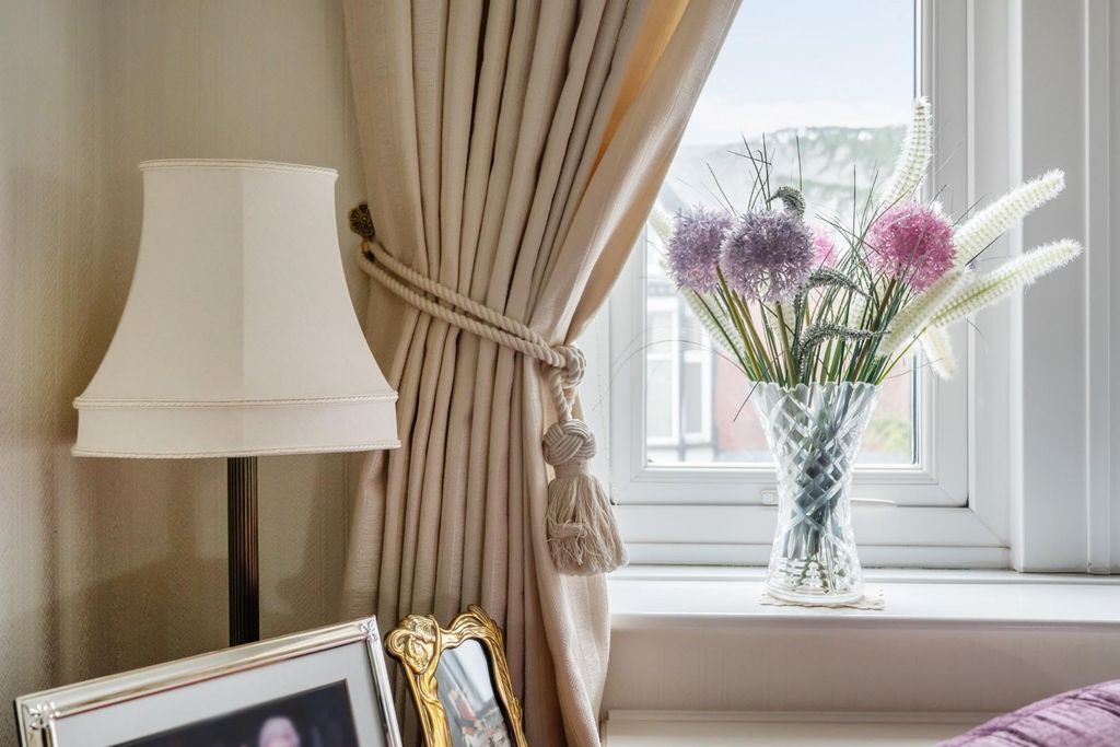 Property photo 3 of 15 1404342-24-697A11821c916.Jpg