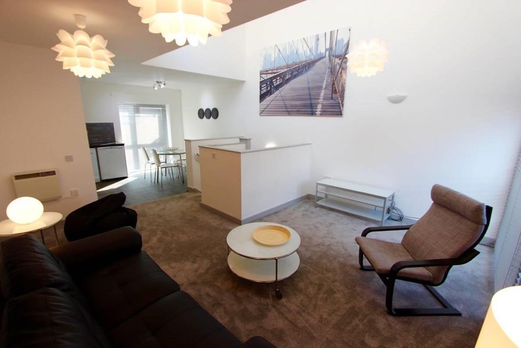 Property photo 2 of 12