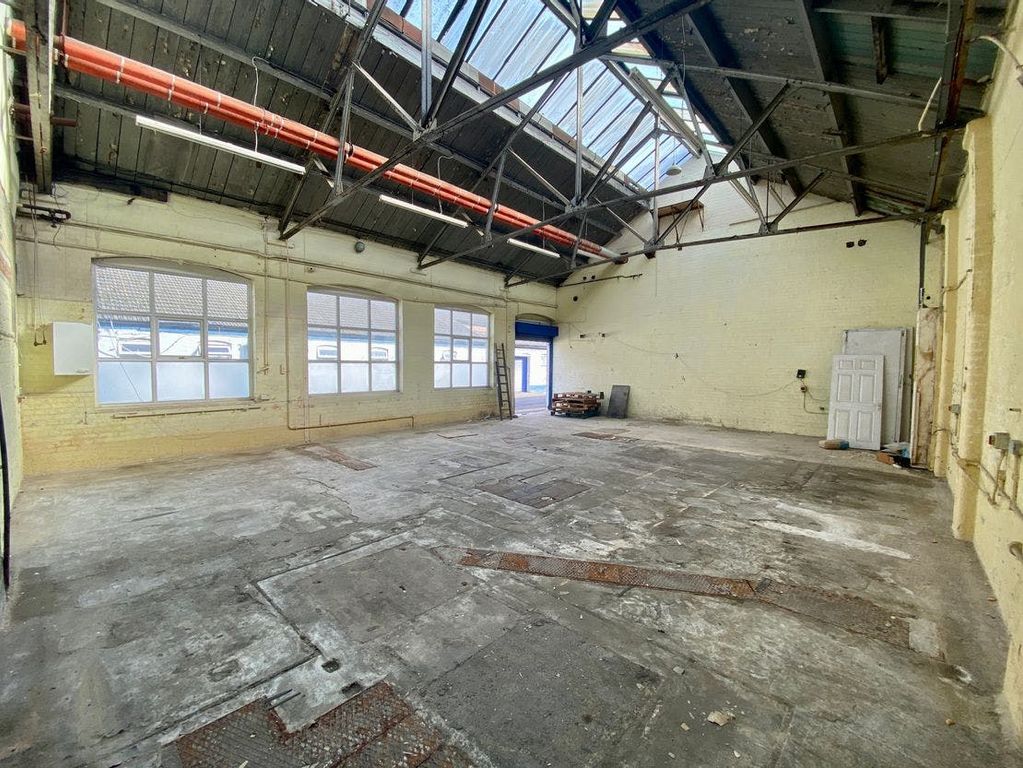 Property photo 2 of 4 Eyjidwnrzxqioijwcm9Wbglzdc1Pbwfnzxmtbgl2Zsisimtlesi6Im1Lzglhxc9Wcm9Wzxj0Awvzxc84Mji1Mjlcl3Bob3Rvc1Wvnty2Otdlmti5Oddmnmjhowz.Jpg