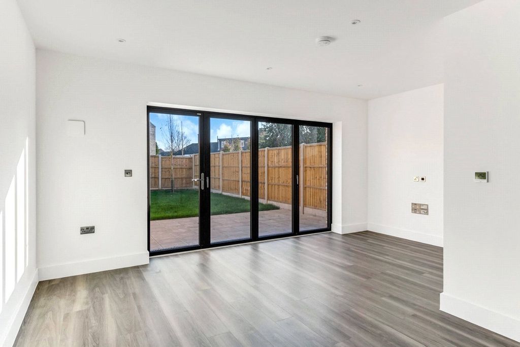 Property photo 1 of 11 Picture No. 06
