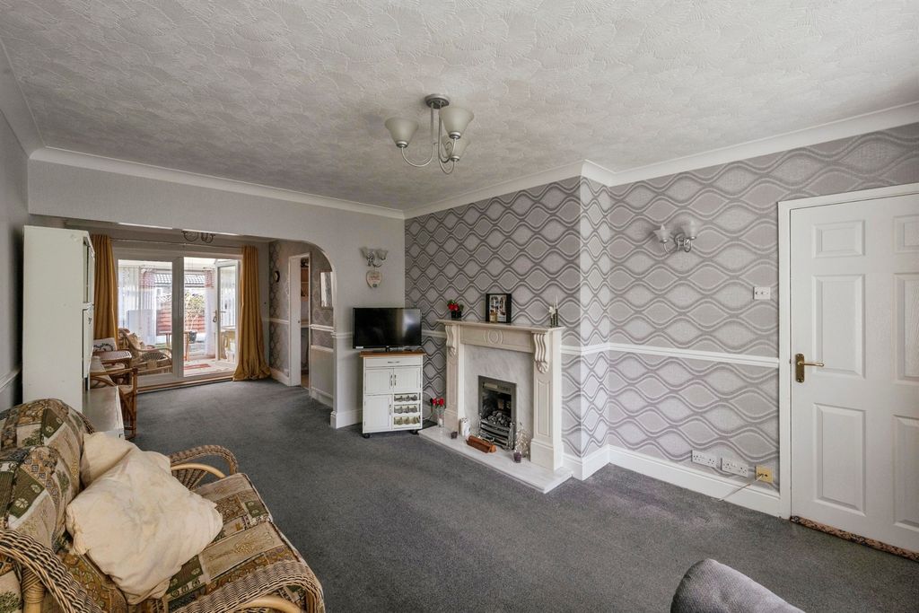 Property photo 2 of 14