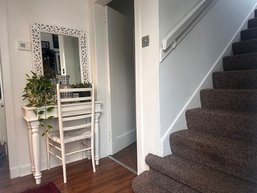 Property photo 2 of 40