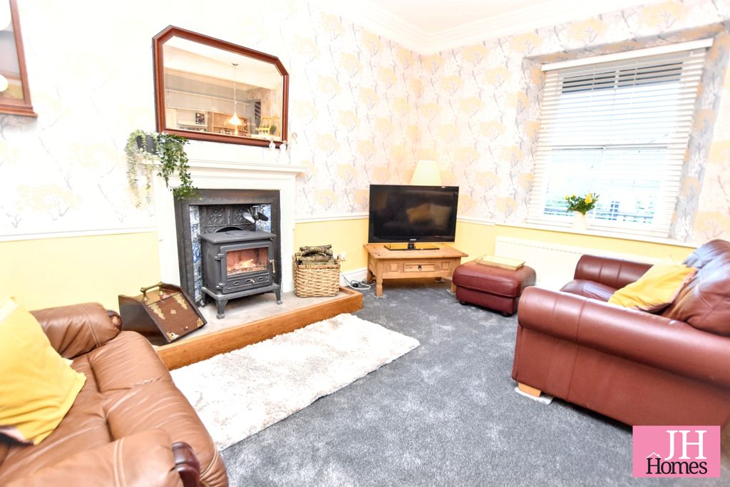 Property photo 2 of 24