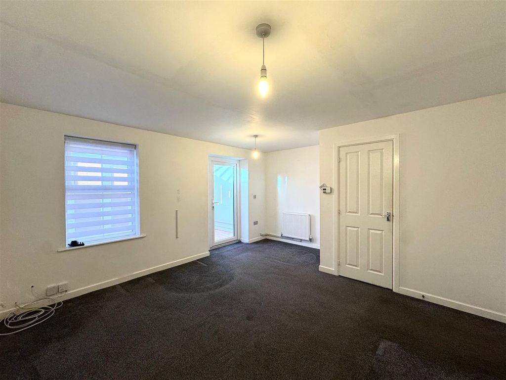 Property photo 2 of 13 Living Room 2