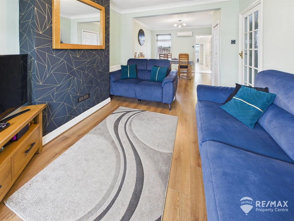 Property photo 2 of 25 Cam02842G0-Pr0348-Still034.Jpg