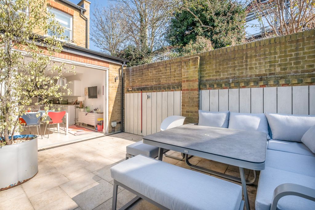 Property photo 3 of 16 2