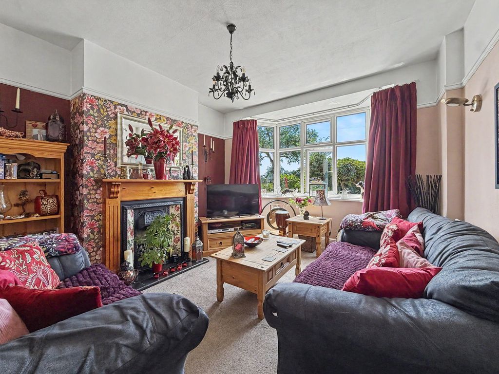Property photo 2 of 40
