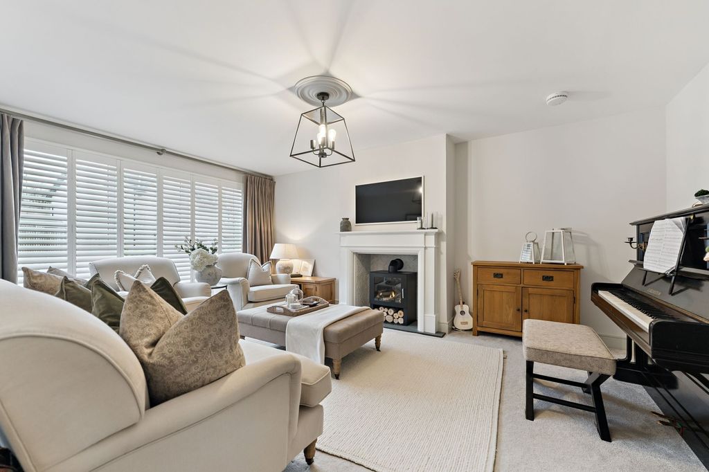 Property photo 2 of 56