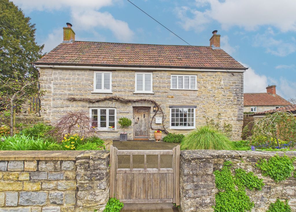 Property photo 1 of 34 Photo 10