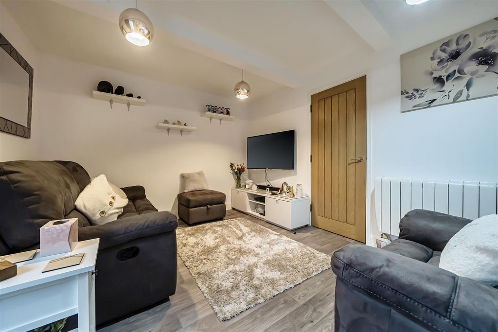 Property photo 2 of 13 1411326-9-698F4F54924Da.Jpg