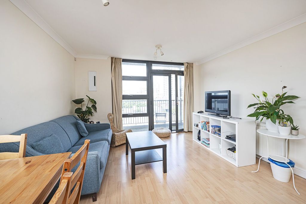 Property photo 2 of 11