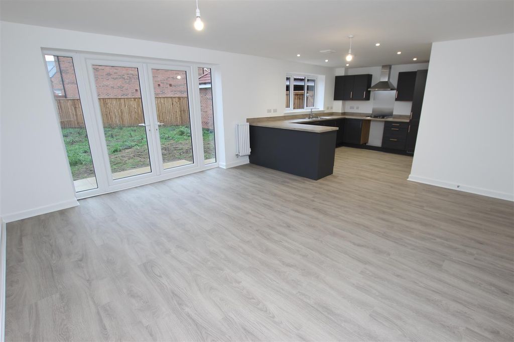Property photo 2 of 19 Open Plan Family Kitchen