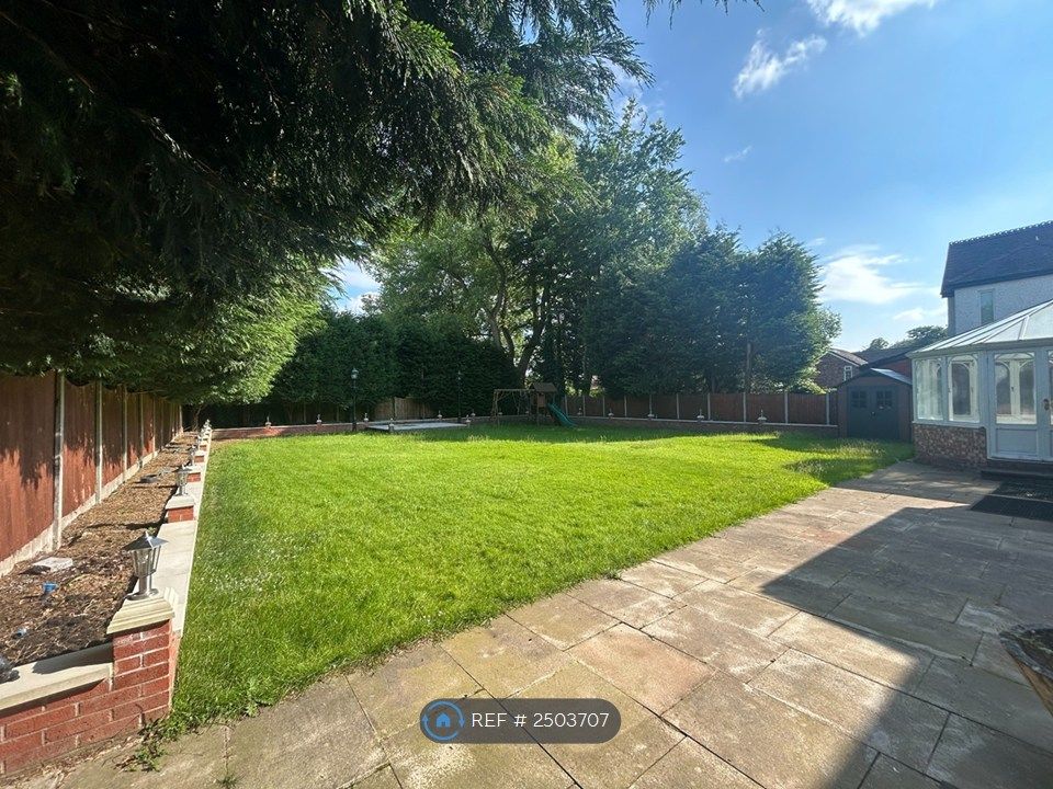 Property photo 3 of 29 Patio  / Garden