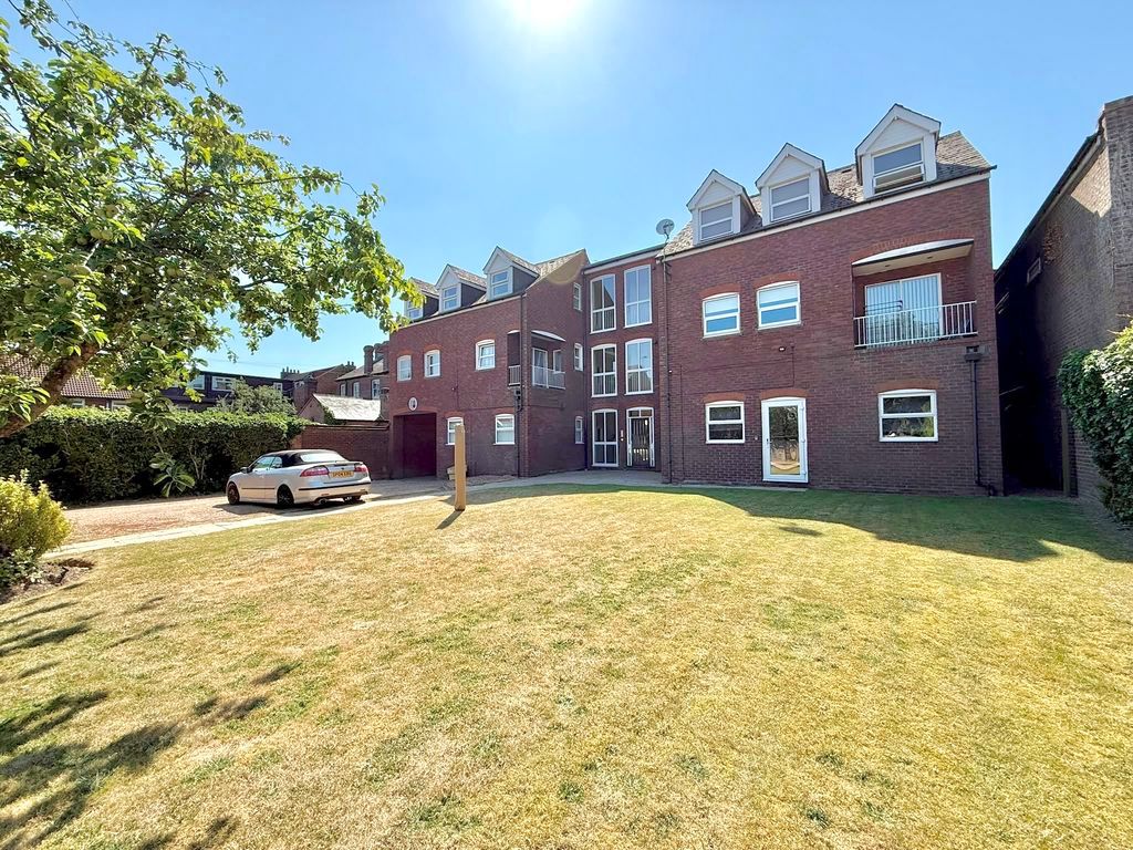 Property photo 1 of 12 Rear