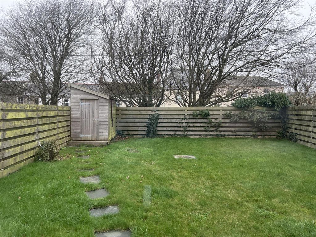 Property photo 2 of 8 Garden.Jpg