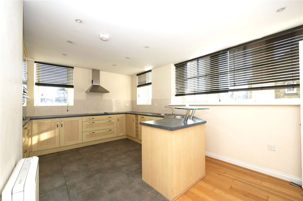 Property photo 3 of 15 Picture No. 24