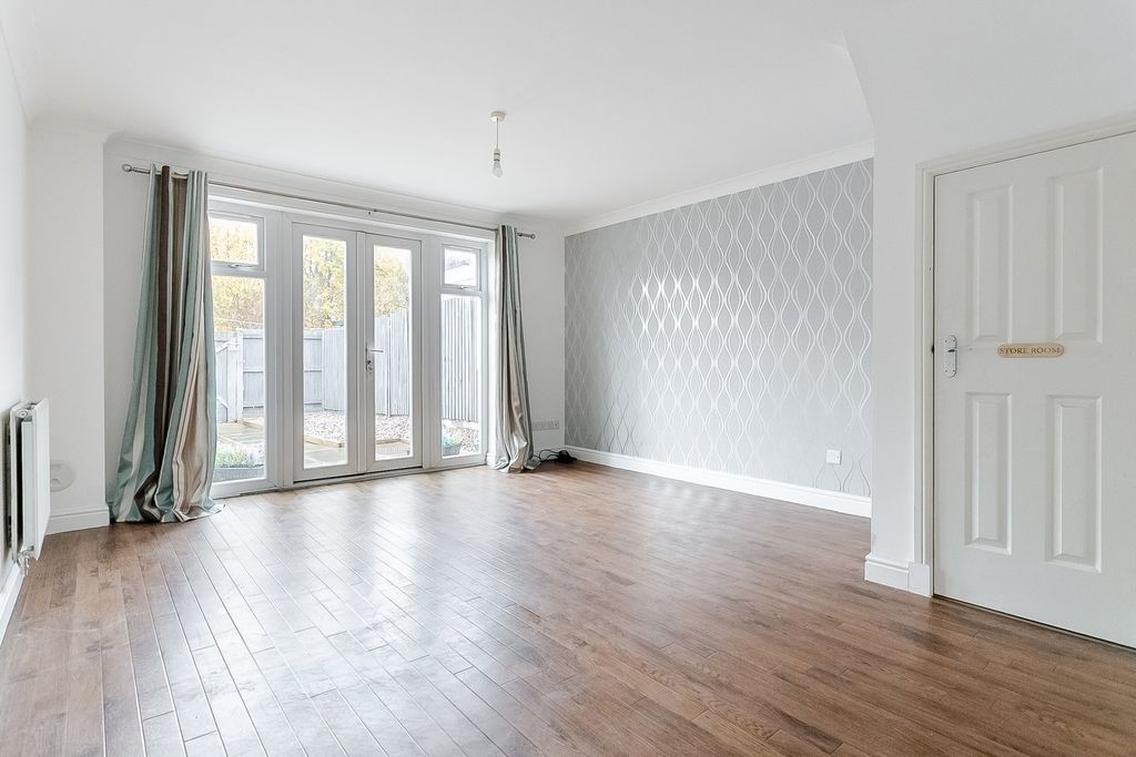 Property photo 3 of 23