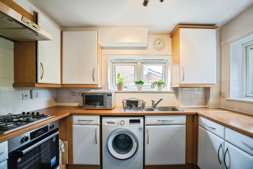 Property photo 2 of 16