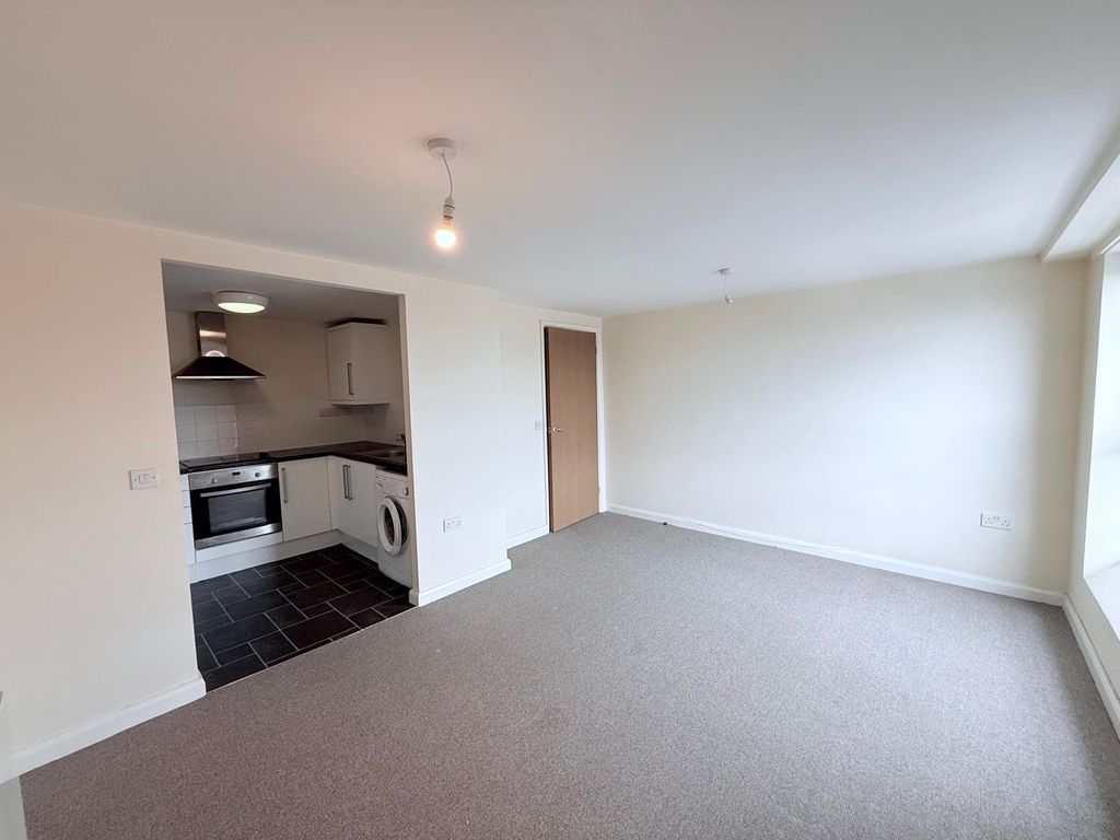 Property photo 3 of 6