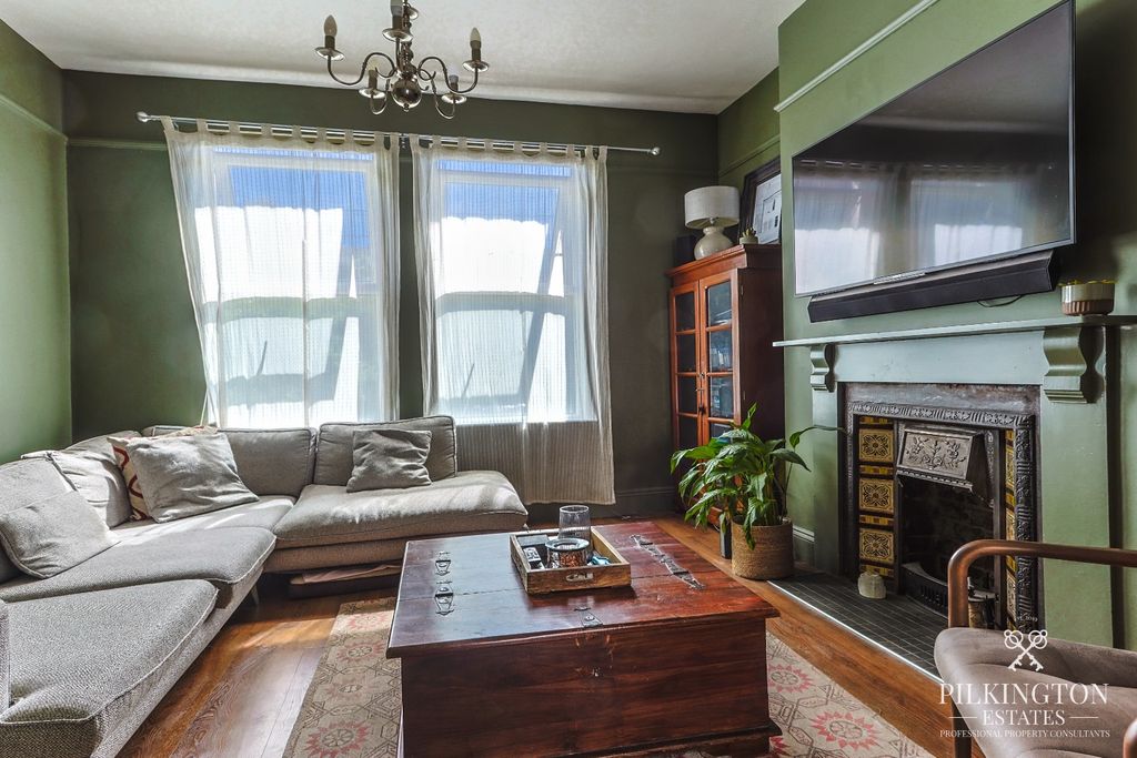 Property photo 2 of 14 5227783