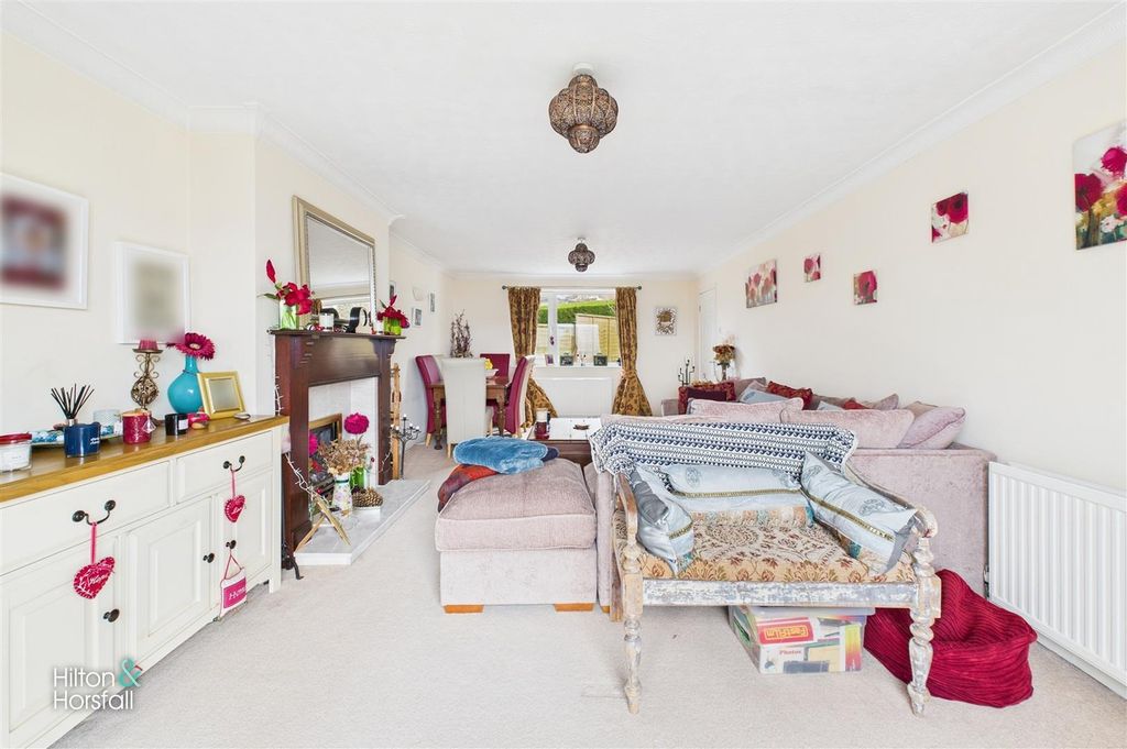 Property photo 3 of 19 Richmond Avenue